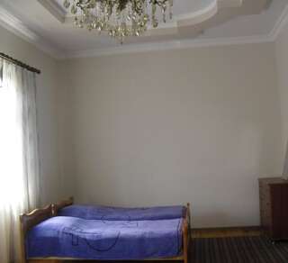 Гостевой дом Holiday Home Rustaveli 122 Кобулети Трехместный номер с основными удобствами и общей ванной комнатой-27